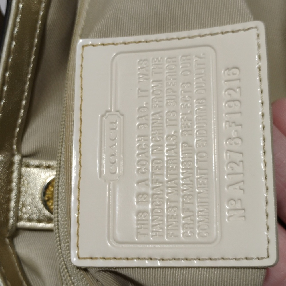 SALE! Coach Twist Lock 3 Compartment Vintage Shoulder Bag W Hangtags & Scarf - Picture 13 of 15
